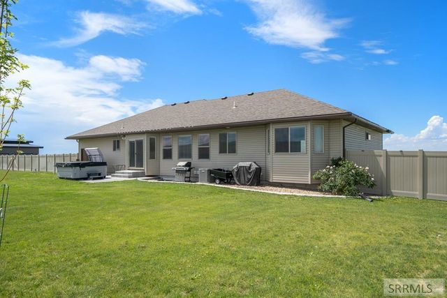 7647 S Packbridge Lane, Idaho Falls, ID 83406