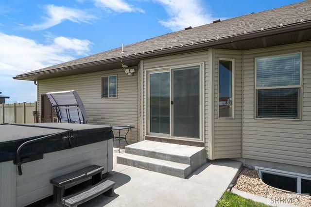 7647 S Packbridge Lane, Idaho Falls, ID 83406