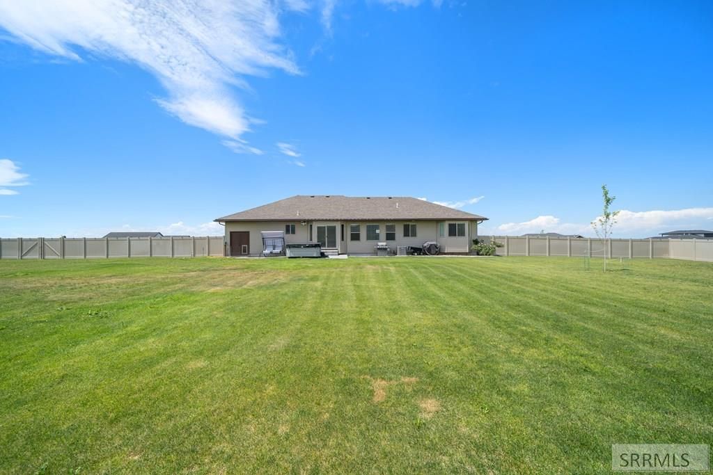 Image 10 of property listing at 7647 S Packbridge Lane, Idaho Falls, ID 83406