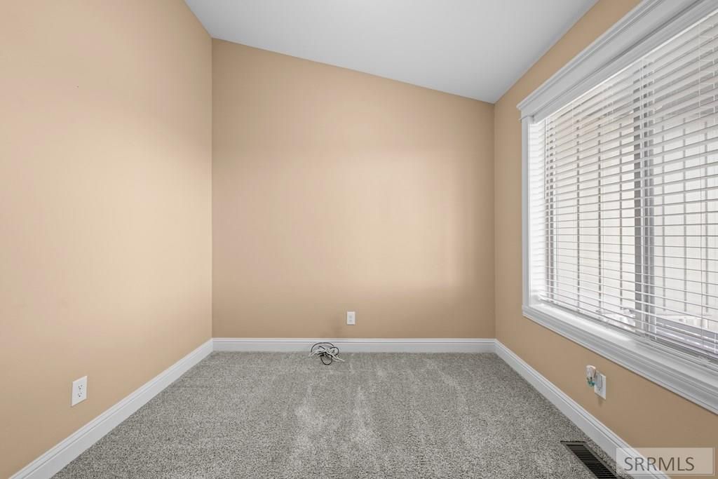 Image 14 of property listing at 7647 S Packbridge Lane, Idaho Falls, ID 83406