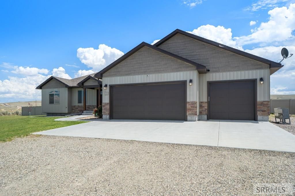 Image 3 of property listing at 7647 S Packbridge Lane, Idaho Falls, ID 83406