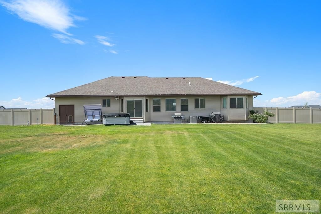 Image 6 of property listing at 7647 S Packbridge Lane, Idaho Falls, ID 83406