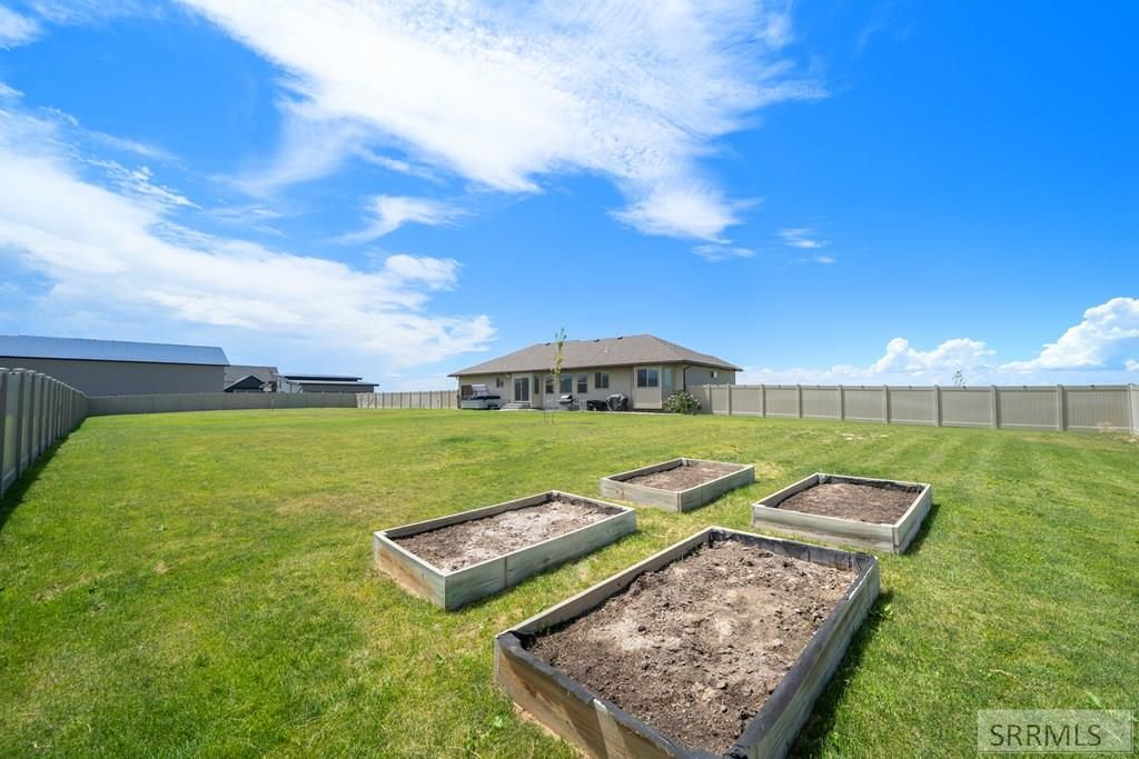 Image 7 of property listing at 7647 S Packbridge Lane, Idaho Falls, ID 83406