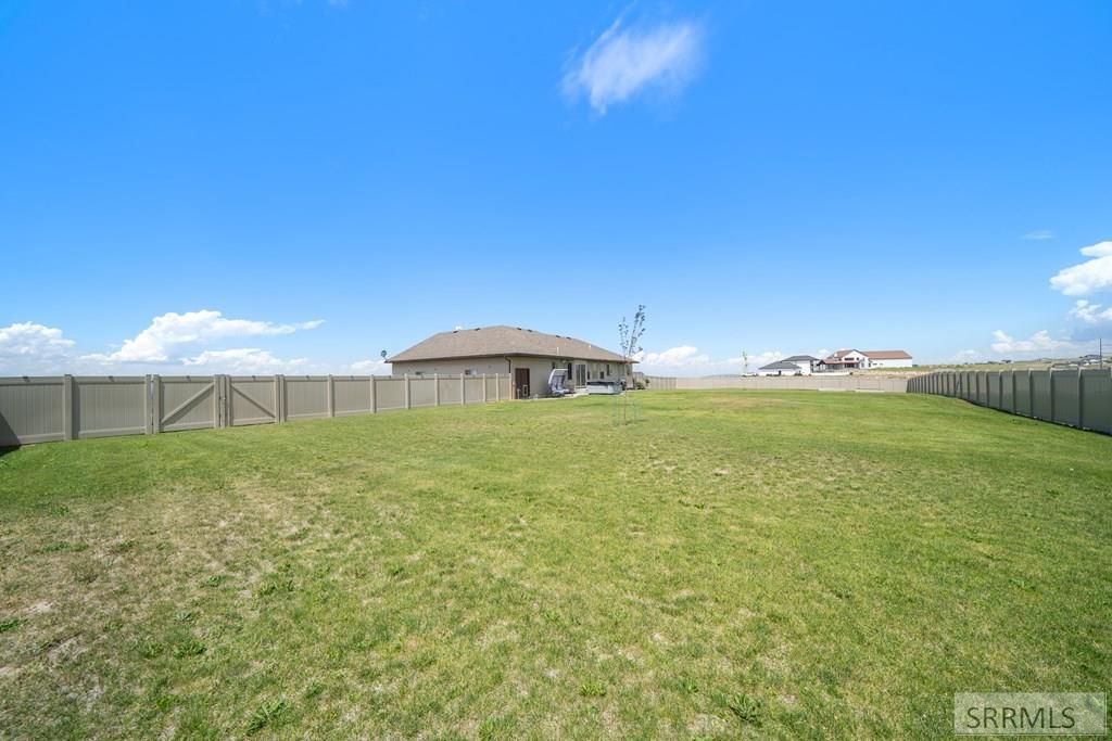 Image 8 of property listing at 7647 S Packbridge Lane, Idaho Falls, ID 83406