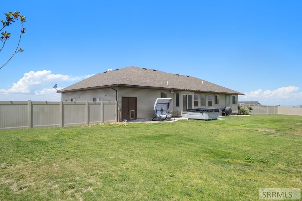 Image 9 of property listing at 7647 S Packbridge Lane, Idaho Falls, ID 83406