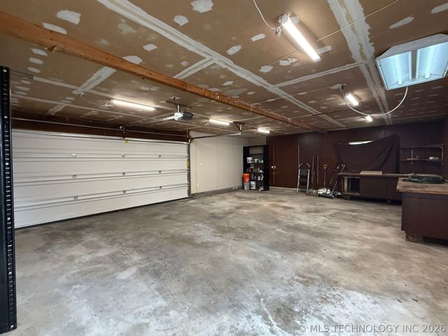 330 S 5th Place E, Broken Arrow, OK 74012