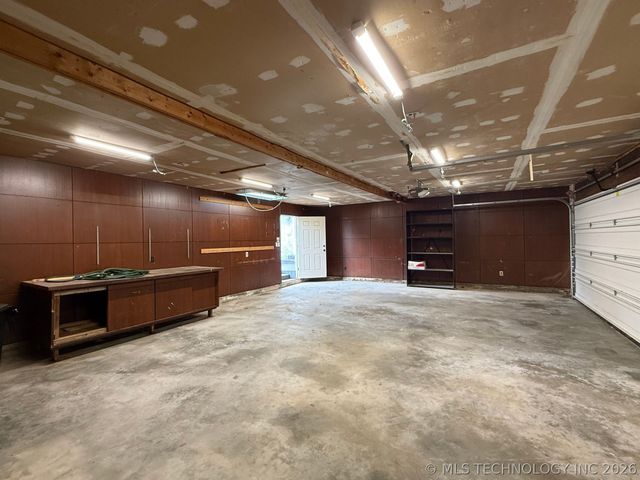 330 S 5th Place E, Broken Arrow, OK 74012