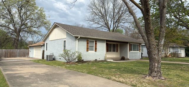 330 S 5th Place E, Broken Arrow, OK 74012