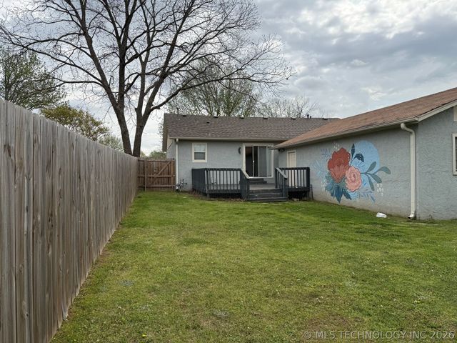 330 S 5th Place E, Broken Arrow, OK 74012