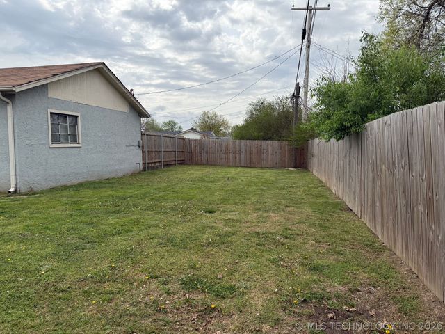 330 S 5th Place E, Broken Arrow, OK 74012