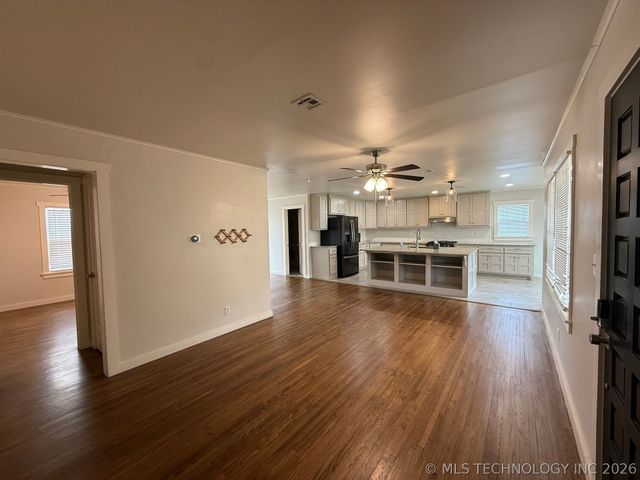 330 S 5th Place E, Broken Arrow, OK 74012