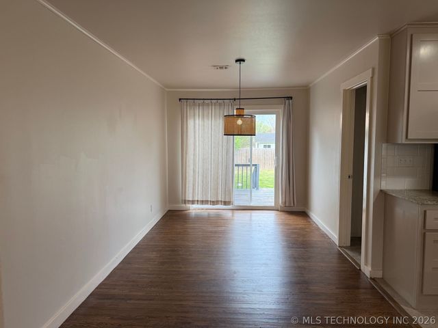 330 S 5th Place E, Broken Arrow, OK 74012