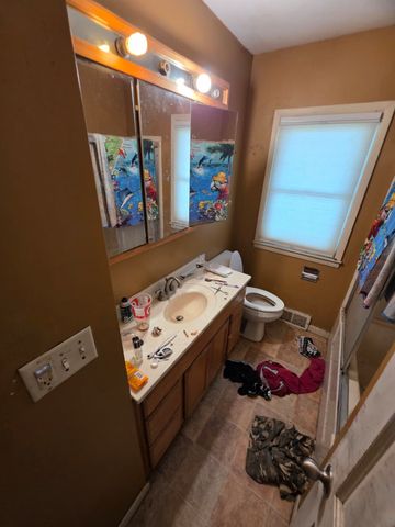 4131 Ardmore Road, Des Moines, IA 50310