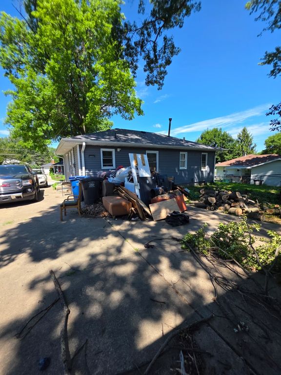 4131 Ardmore Road, Des Moines, IA 50310