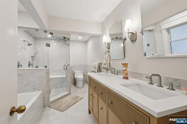 1044 Ramapo Valley Road, Mahwah, NJ 07430