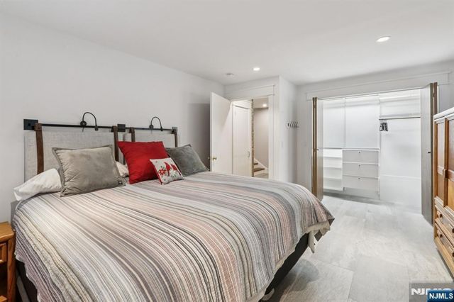 1044 Ramapo Valley Road, Mahwah, NJ 07430