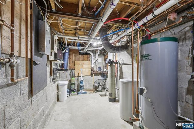 1044 Ramapo Valley Road, Mahwah, NJ 07430