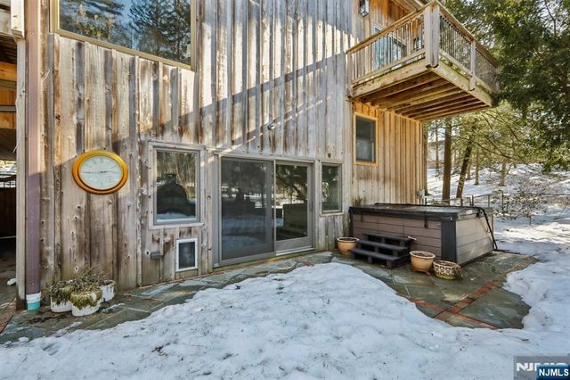 1044 Ramapo Valley Road, Mahwah, NJ 07430