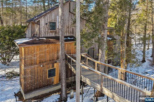 1044 Ramapo Valley Road, Mahwah, NJ 07430