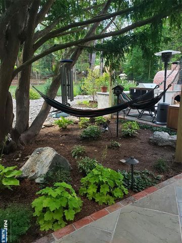 1044 Ramapo Valley Road, Mahwah, NJ 07430