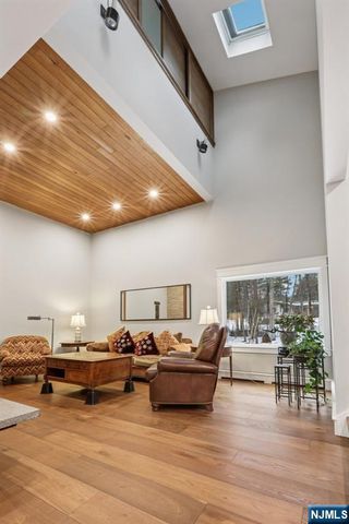 1044 Ramapo Valley Road, Mahwah, NJ 07430