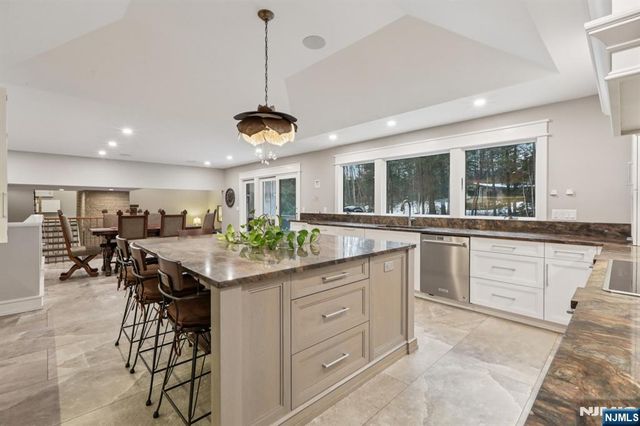 1044 Ramapo Valley Road, Mahwah, NJ 07430