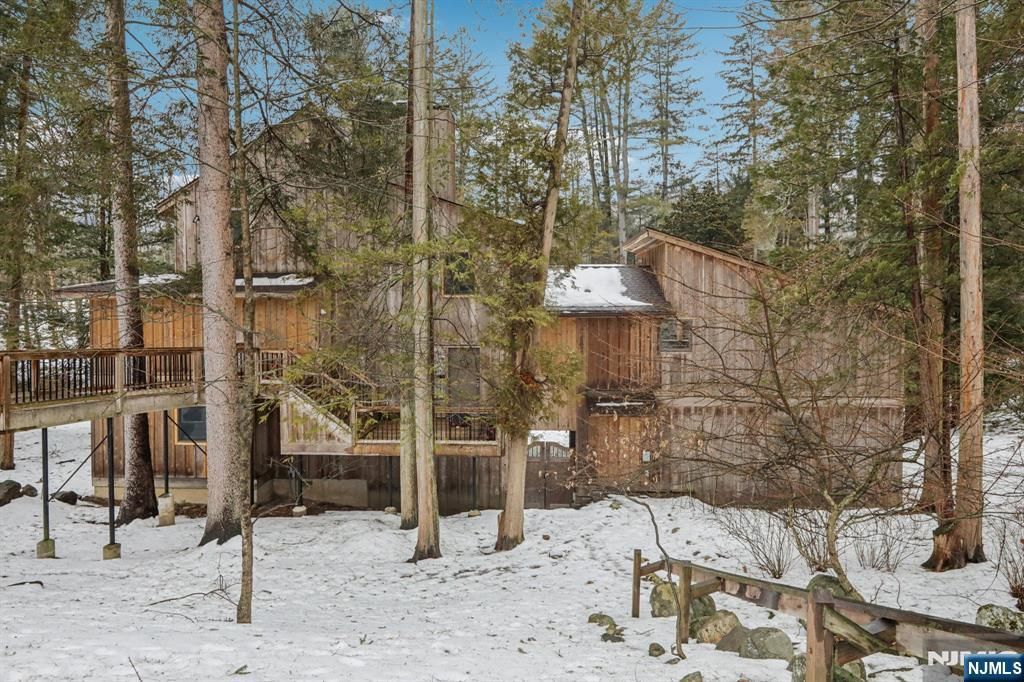 1044 Ramapo Valley Road, Mahwah, NJ 07430