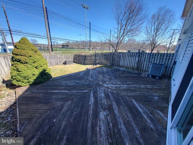 3 GLEN MEADOW CT, Quakertown, PA 18951