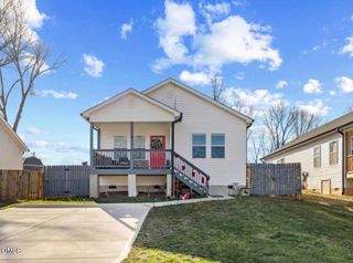 825 Graham Street, Burlington, NC 27217