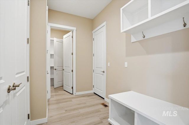 1231 Stirling Meadows Ct, Middleton, ID 83644