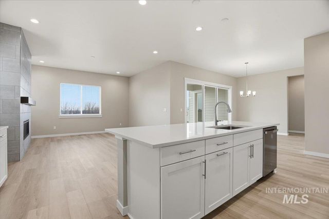 1231 Stirling Meadows Ct, Middleton, ID 83644