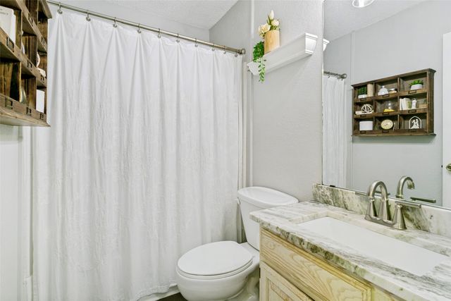 5917 Santa Fe Drive, Arlington, TX 76017