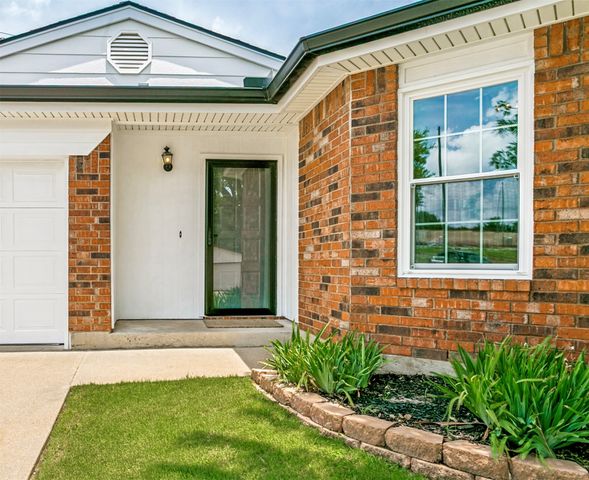 5917 Santa Fe Drive, Arlington, TX 76017