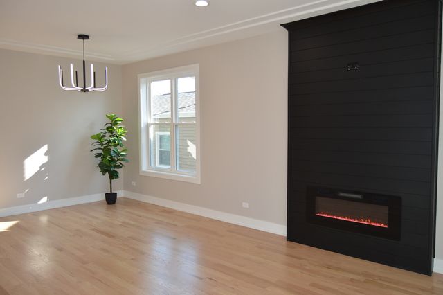 3755 N Odell Avenue, Chicago, IL 60634