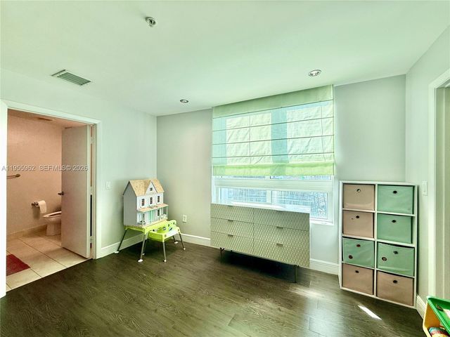 1900 N Bayshore Dr 2018, Miami, FL 33132