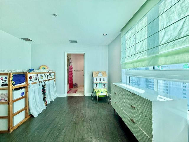 1900 N Bayshore Dr 2018, Miami, FL 33132