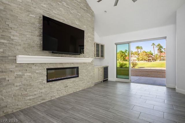 7820 Harbour Towne Avenue, Las Vegas, NV 89113