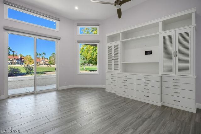 7820 Harbour Towne Avenue, Las Vegas, NV 89113