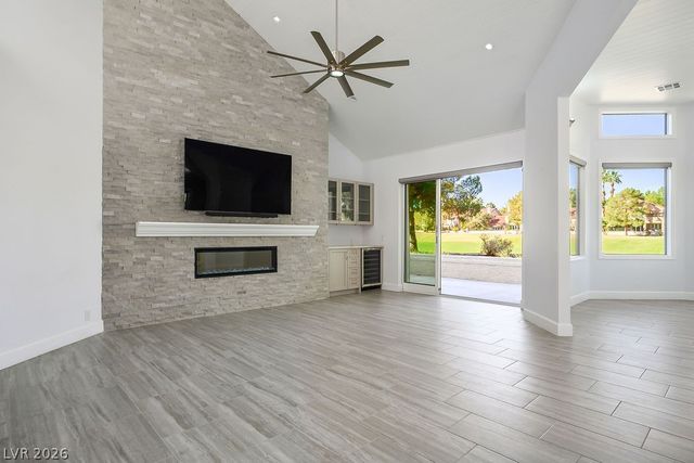 7820 Harbour Towne Avenue, Las Vegas, NV 89113