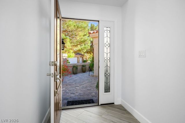 7820 Harbour Towne Avenue, Las Vegas, NV 89113