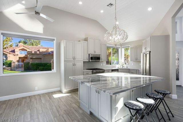 7820 Harbour Towne Avenue, Las Vegas, NV 89113