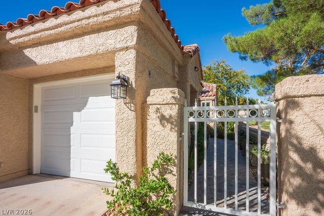 7820 Harbour Towne Avenue, Las Vegas, NV 89113