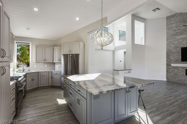 7820 Harbour Towne Avenue, Las Vegas, NV 89113