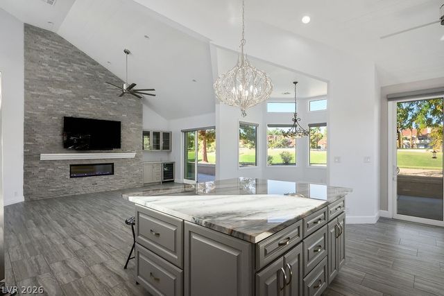 7820 Harbour Towne Avenue, Las Vegas, NV 89113