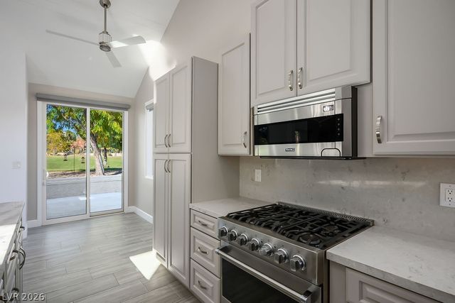 7820 Harbour Towne Avenue, Las Vegas, NV 89113