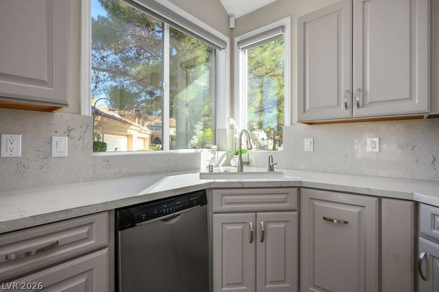 7820 Harbour Towne Avenue, Las Vegas, NV 89113