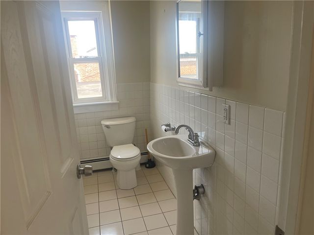 585 Main Street 2B, East Greenwich, RI 02818