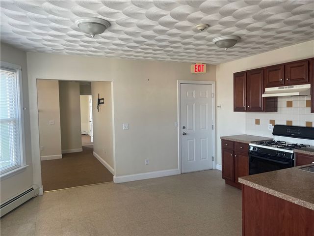 585 Main Street 2B, East Greenwich, RI 02818