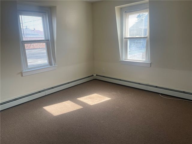 585 Main Street 2B, East Greenwich, RI 02818