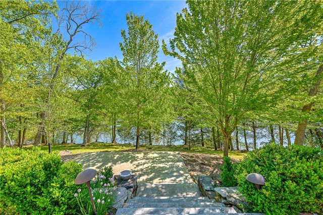 45 Sailboat Drive, Holiday Island, AR 72631